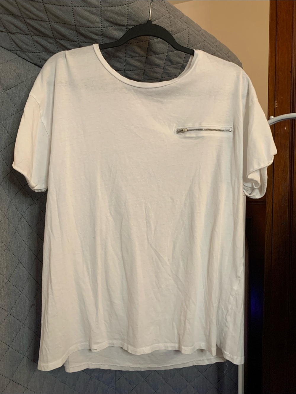 Zara White Short-Sleeve Crewneck Tee with Chest Zip